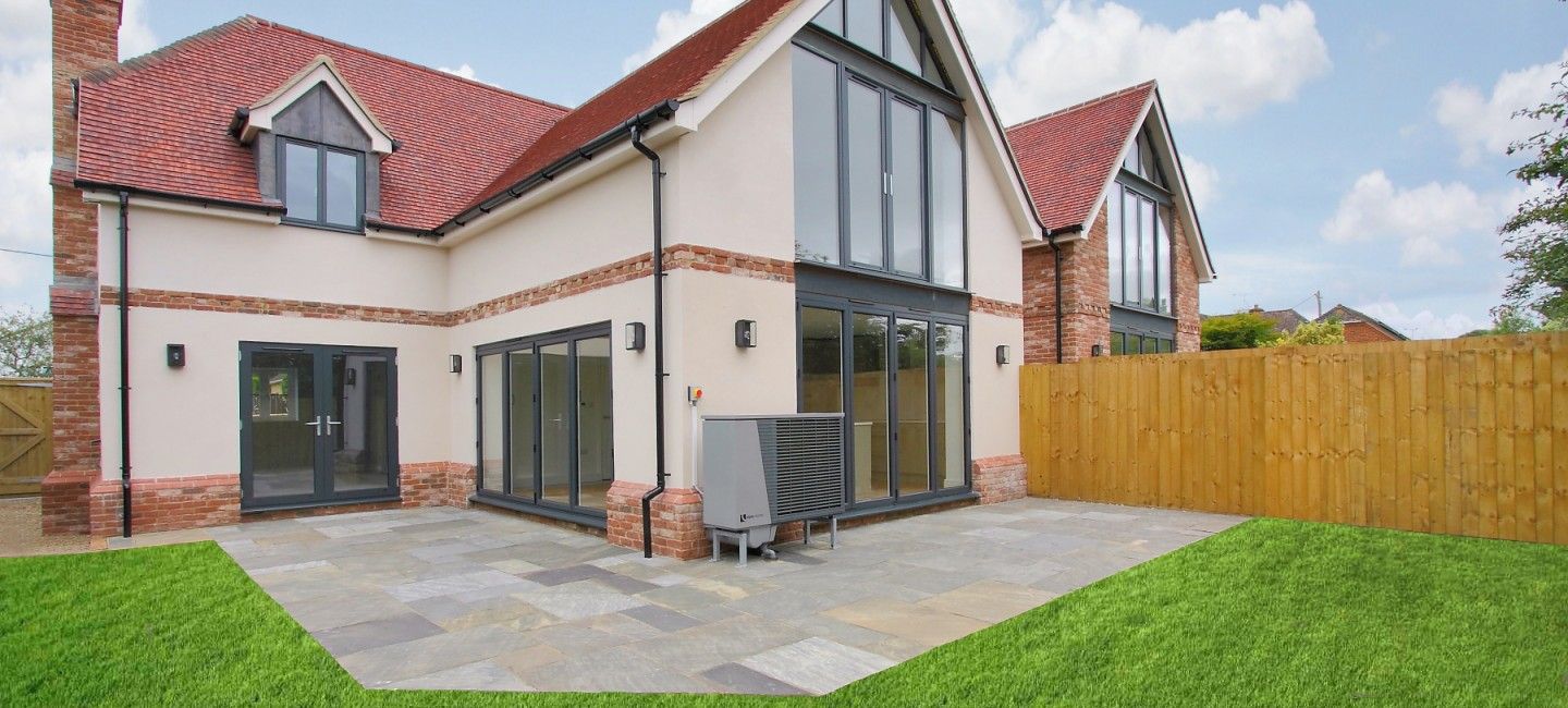 2 Detached Houses in Wiltshire, D&N Construction (Salisbury) D&N Construction (Salisbury) Rumah Modern