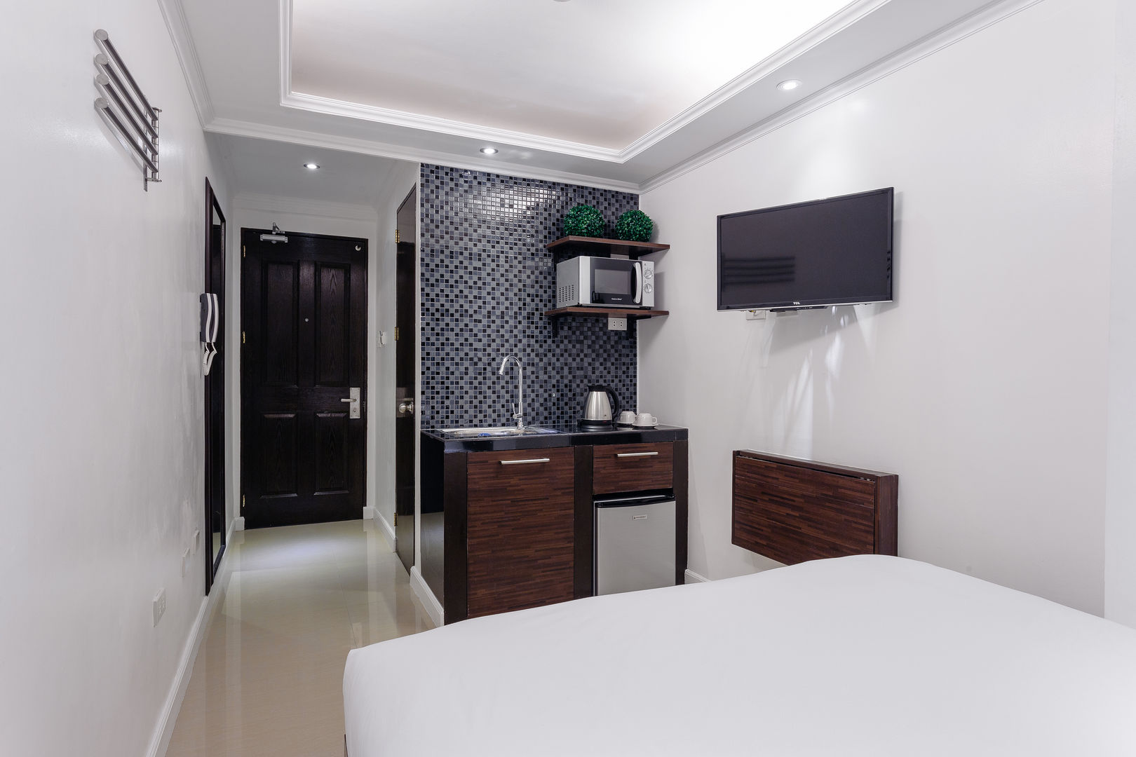 Nest Nano Suites Condo Hotel in Makati, SNS Lush Designs and Home Decor Consultancy SNS Lush Designs and Home Decor Consultancy Commercial spaces Hotels