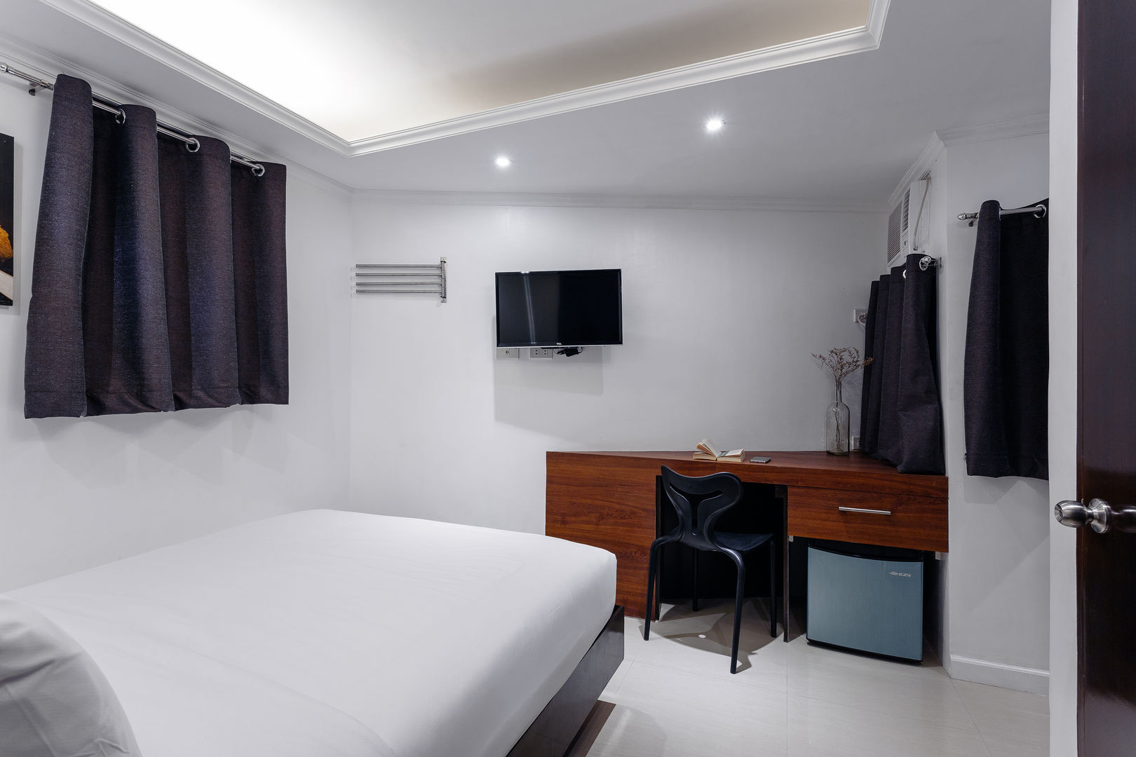 Nest Nano Suites Condo Hotel in Makati, SNS Lush Designs and Home Decor Consultancy SNS Lush Designs and Home Decor Consultancy Gewerbeflächen Hotels