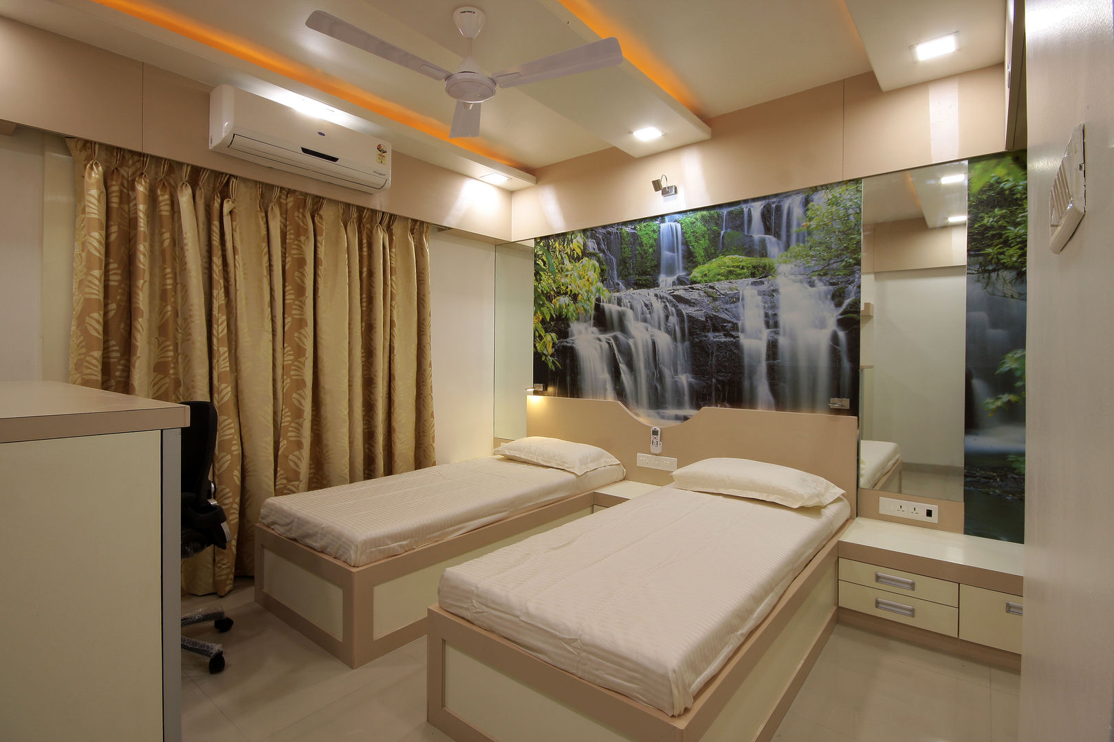 Residence - Mr. Mane, Pune. Spaceefixs Modern style bedroom