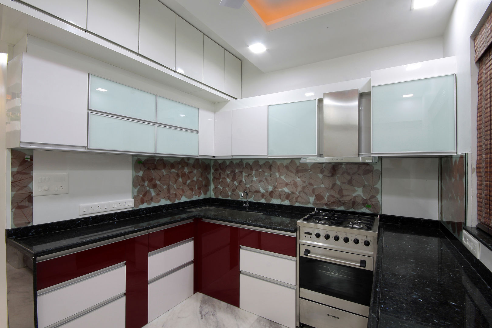 Residence - Mr. Mane, Pune. Spaceefixs Kitchen units