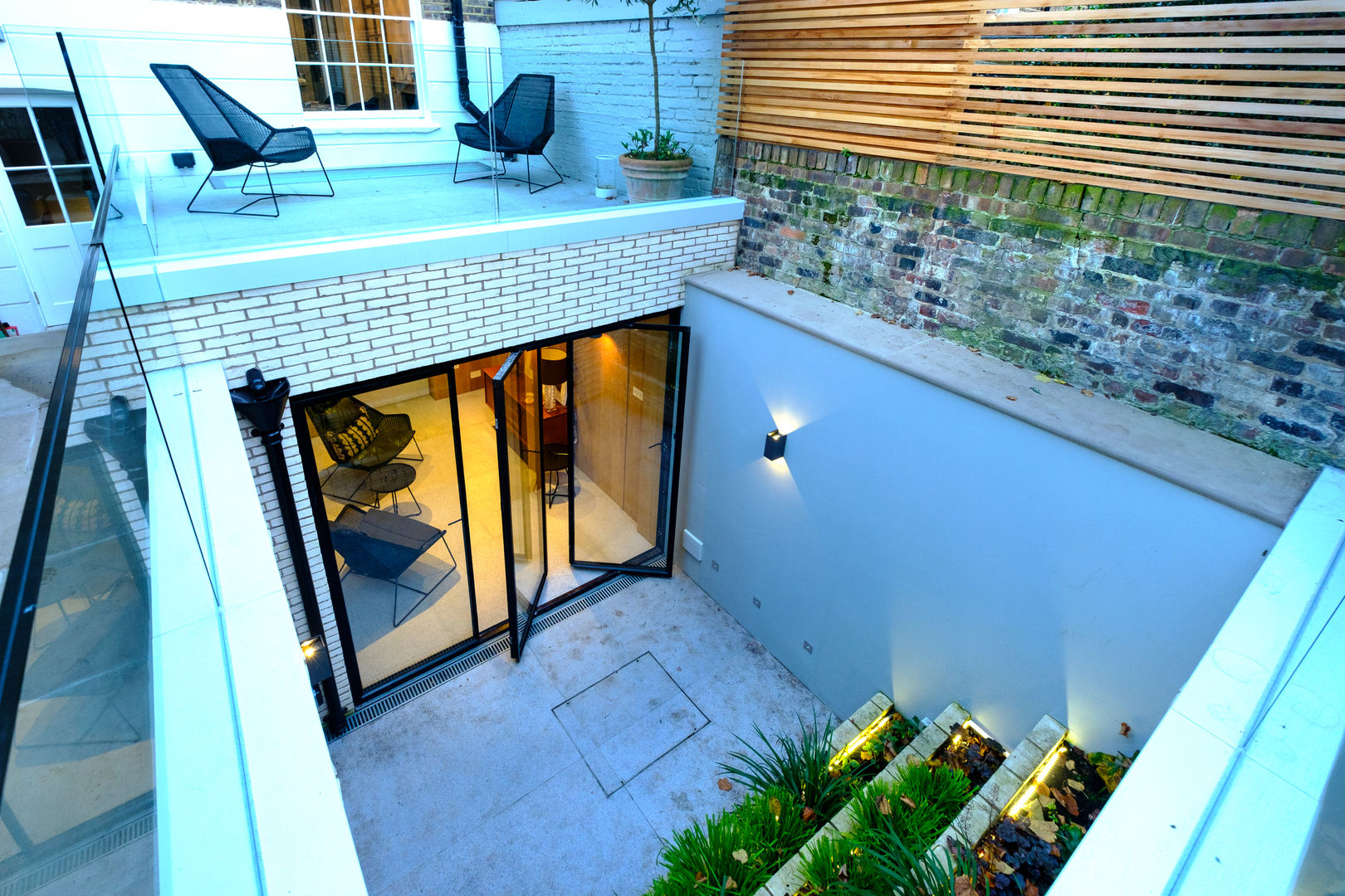 Gibson Square homify Puertas modernas IQ Glass,steel doors,glazing,london,glass floors,mondrain