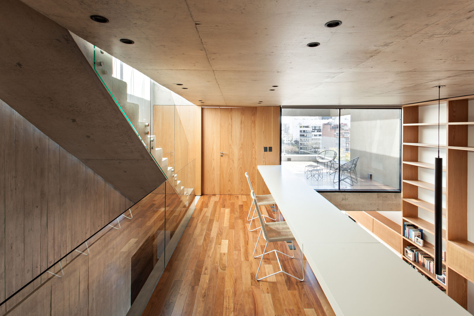 SENS Ravignani / Ravignani 2015-21, ATV Arquitectos ATV Arquitectos Modern style study/office Wood Wood effect