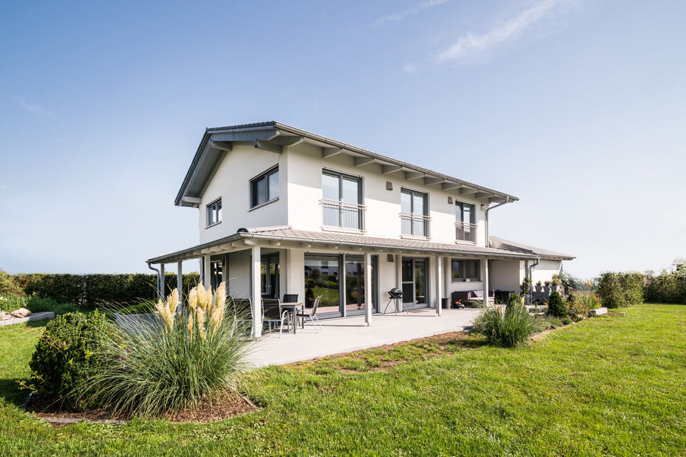 Moderne Stadtvilla mit mediterranem Flair, wir leben haus - Bauunternehmen in Bayern wir leben haus - Bauunternehmen in Bayern บ้านเดี่ยว