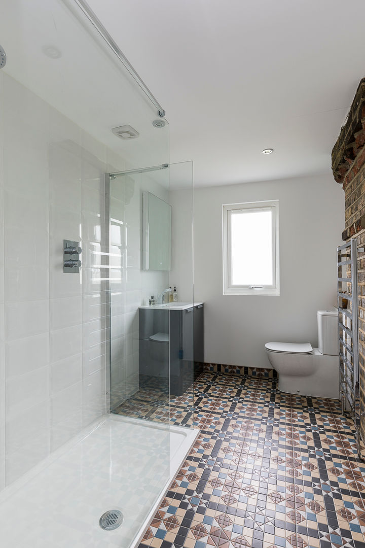 High Barnet Terrace House Transformation, Model Projects Ltd Model Projects Ltd Modern bathroom