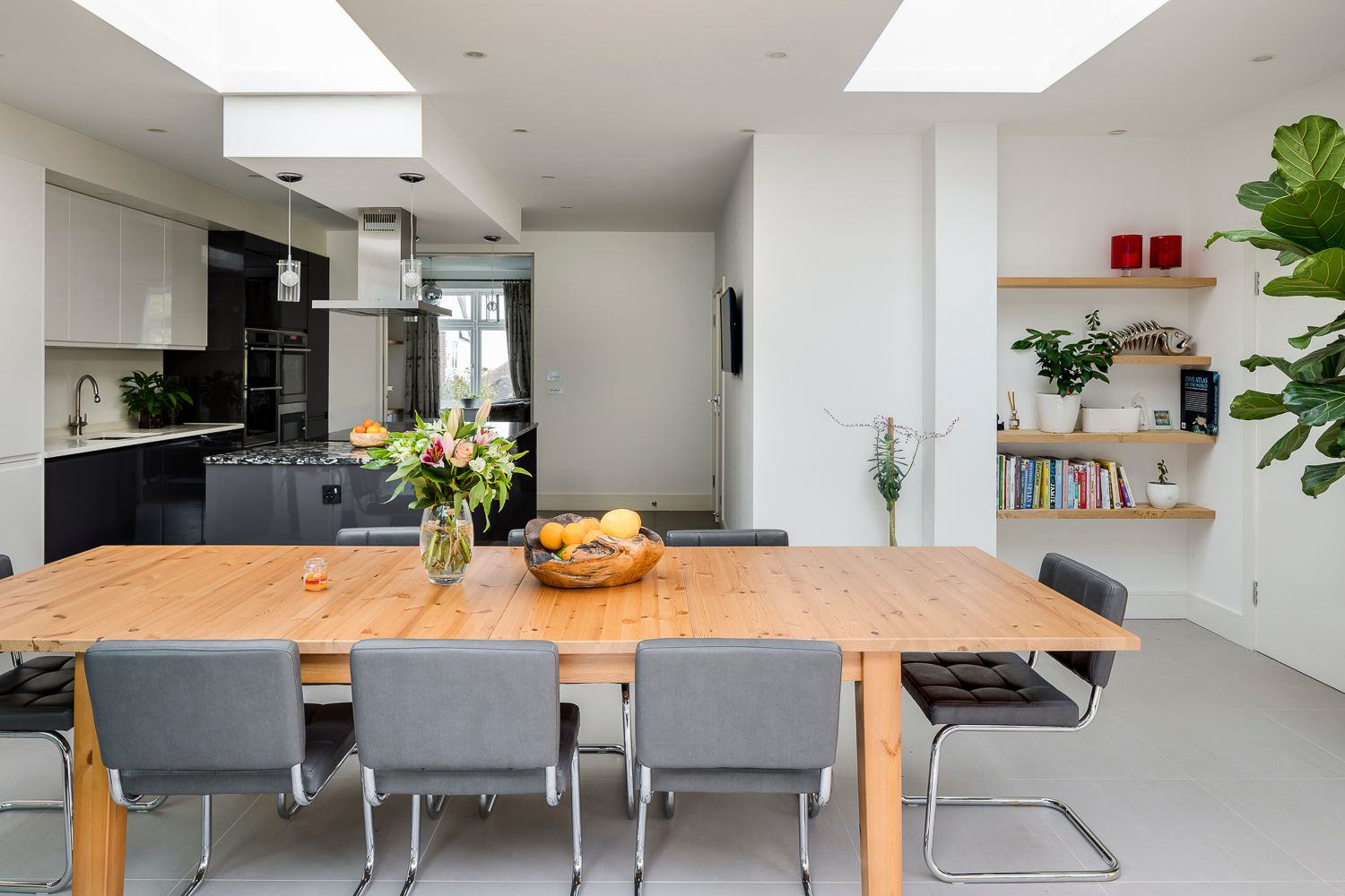 Large Rear Extension, Semi-detached House, Woodford Green, North-East London, Model Projects Ltd Model Projects Ltd Modern dining room