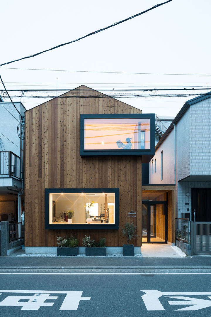 クリーニング店舗付住宅, 木名瀬佳世建築研究室 木名瀬佳世建築研究室 منزل خشبي خشب Wood effect