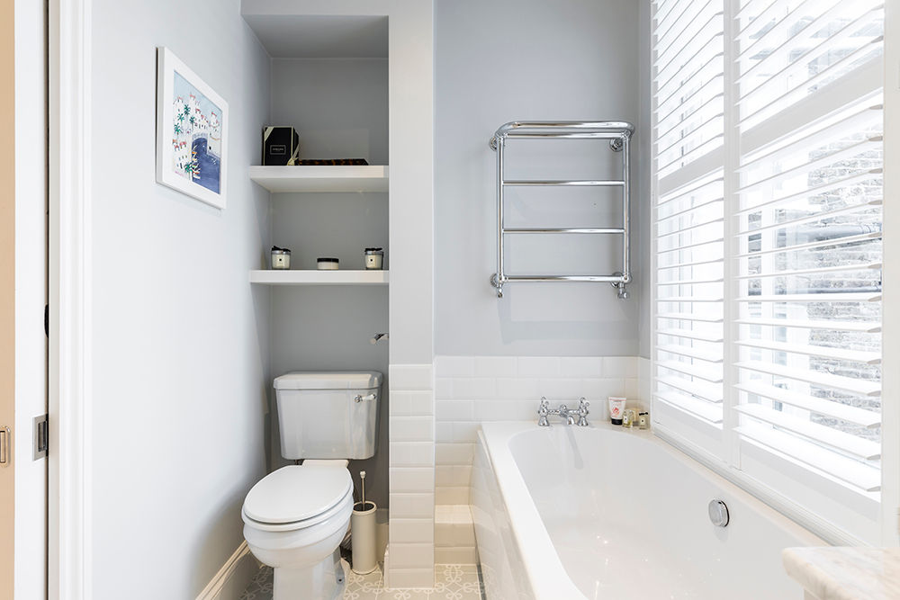 Jess & Hugo's Shepherd's Bush Renovation, Model Projects Ltd Model Projects Ltd Bagno in stile classico