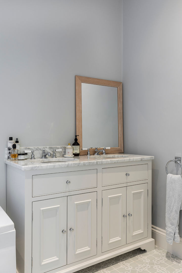 Jess & Hugo's Shepherd's Bush Renovation, Model Projects Ltd Model Projects Ltd Classic style bathroom