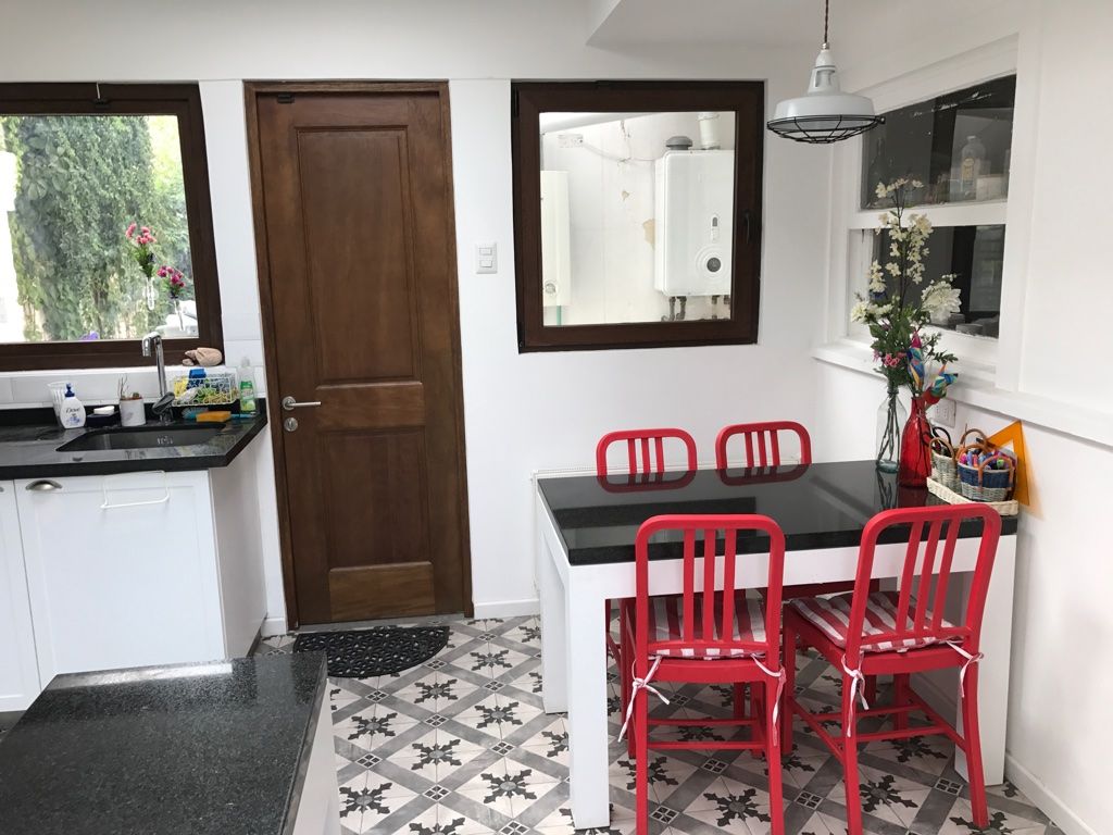 Comedor de diario PICHARA + RIOS arquitectos Módulos de cocina Derivados de madera Blanco