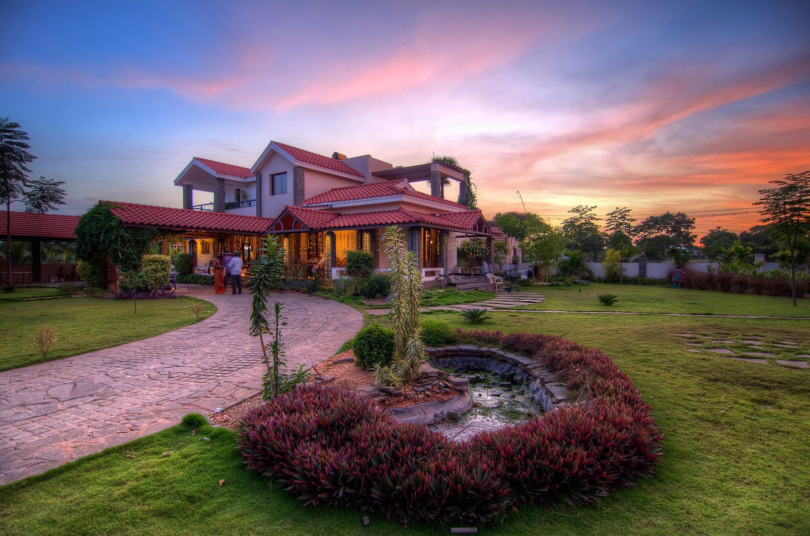 Vijay's Residence, Myriadhues Myriadhues Casas clássicas Tijolo