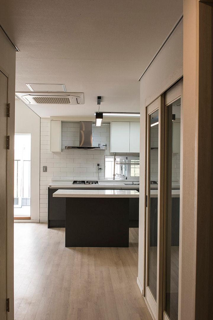 커빙스케이프_구리시 갈매동 562-4 상가주택, AAG architecten AAG architecten Kitchen units Wood-Plastic Composite