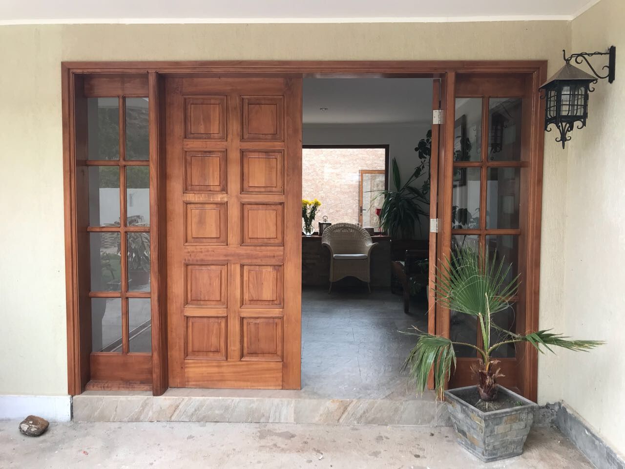 homify Classic style doors