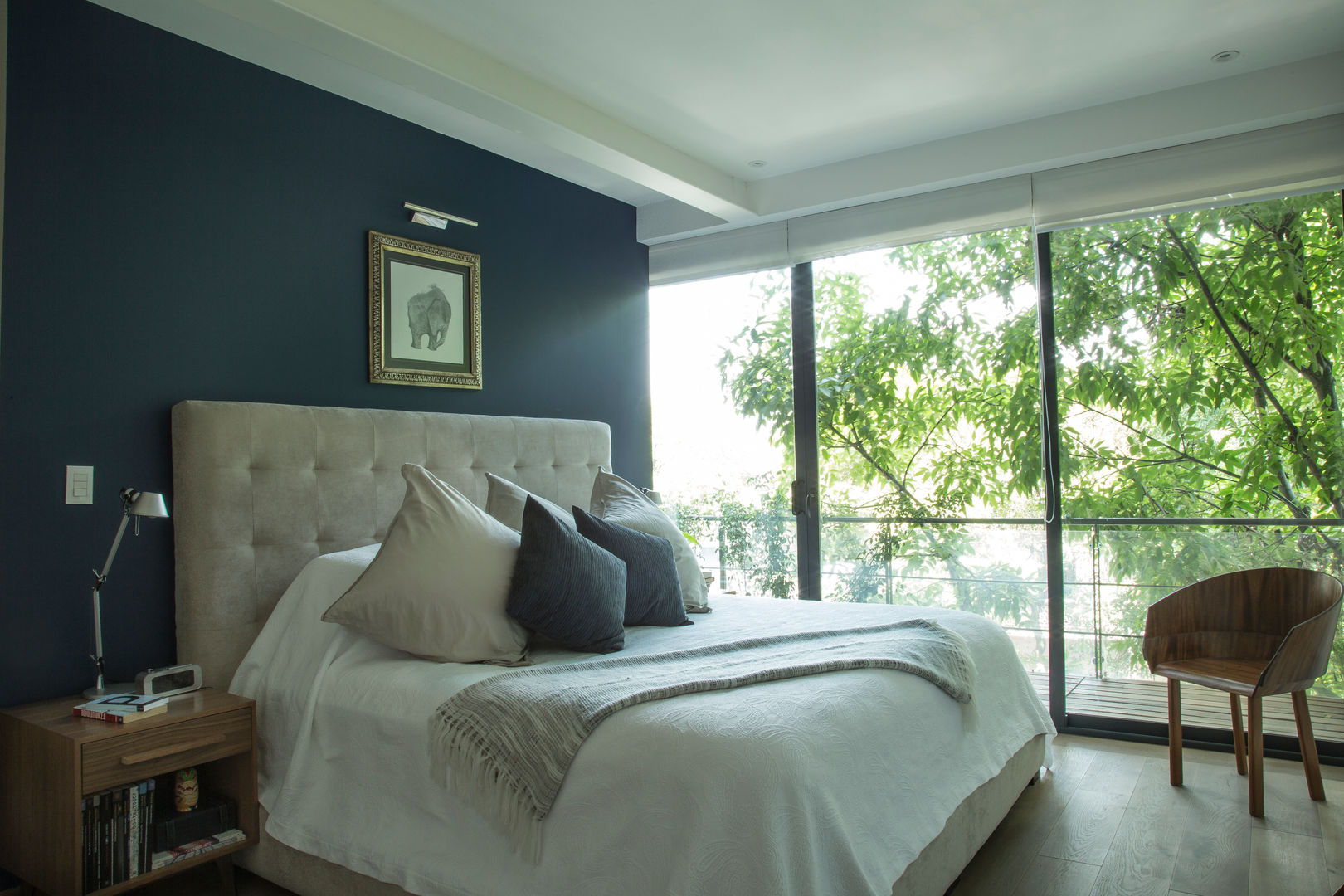 homify Modern style bedroom Beds & headboards