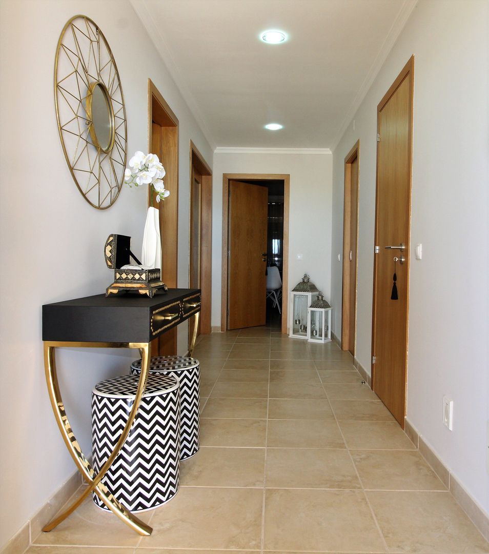 Casa Algarve -Black Diamond, Atelier Ana Leonor Rocha Atelier Ana Leonor Rocha Eclectic style corridor, hallway & stairs