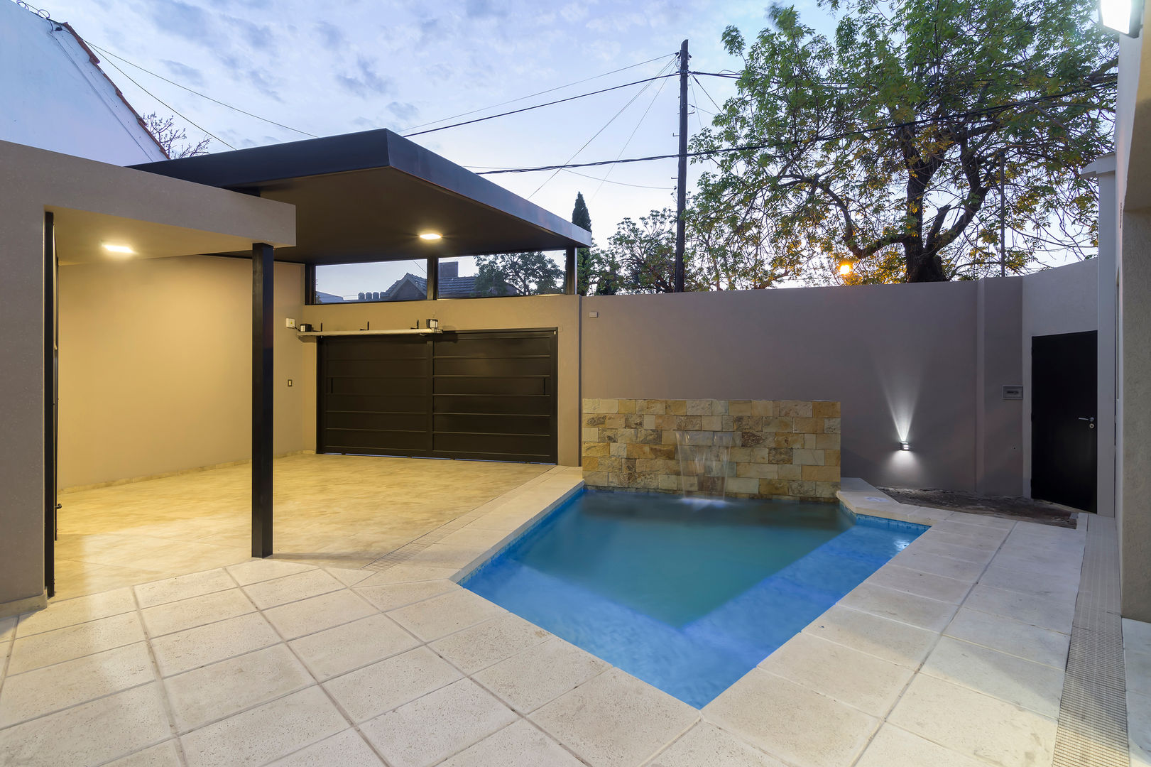 homify Modern pool