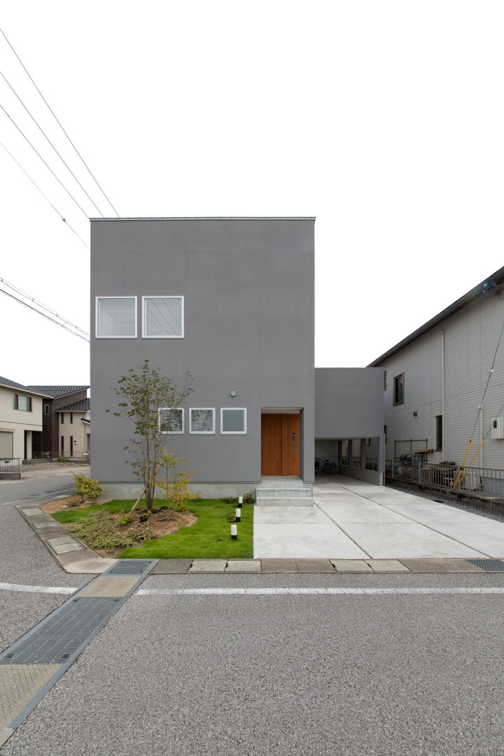 1.5階デッキのある家, ラブデザインホームズ／LOVE DESIGN HOMES ラブデザインホームズ／LOVE DESIGN HOMES Eklektik Evler