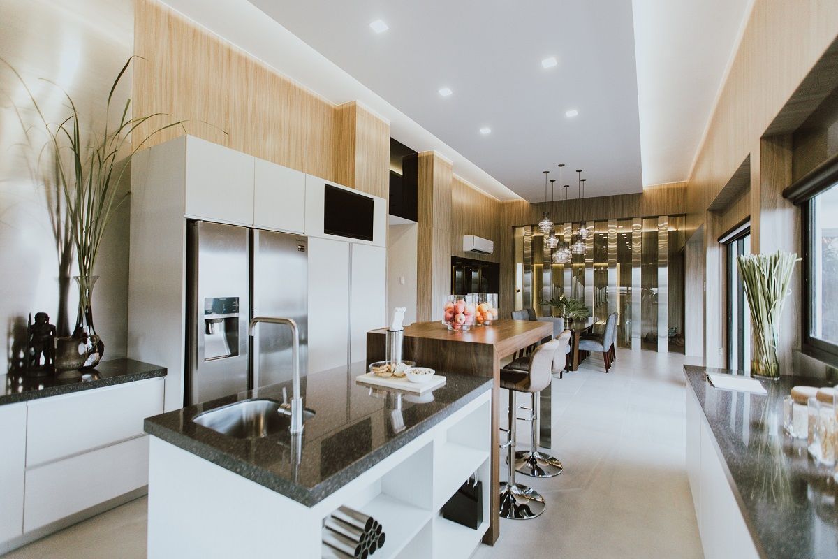MG House, Living Innovations Design Unlimited, Inc. Living Innovations Design Unlimited, Inc. Кухня в стиле модерн