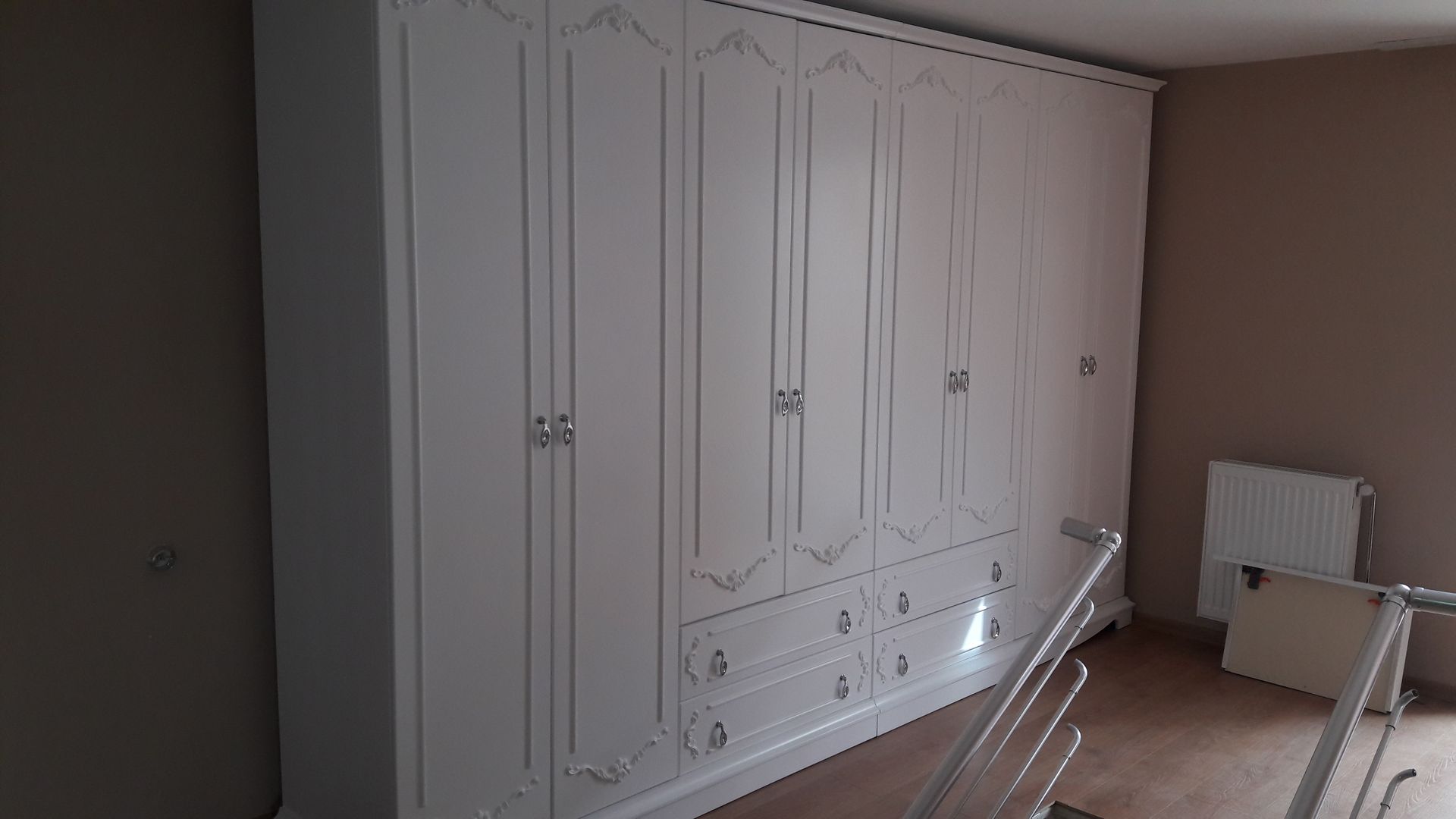 Allizzia tasarım, Allizzia Tasarım Allizzia Tasarım Classic style dressing room Wood Wood effect Wardrobes & drawers