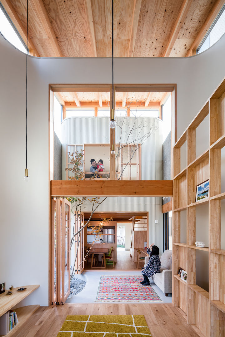 melt, 建築設計事務所SAI工房 建築設計事務所SAI工房 Moderne Wohnzimmer Holz Holznachbildung