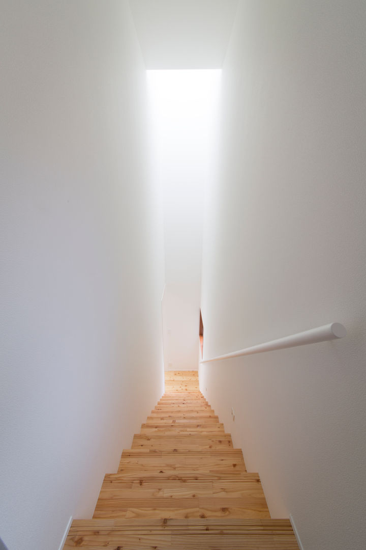 川西GREEN HOUSE, ラブデザインホームズ／LOVE DESIGN HOMES ラブデザインホームズ／LOVE DESIGN HOMES Stairs