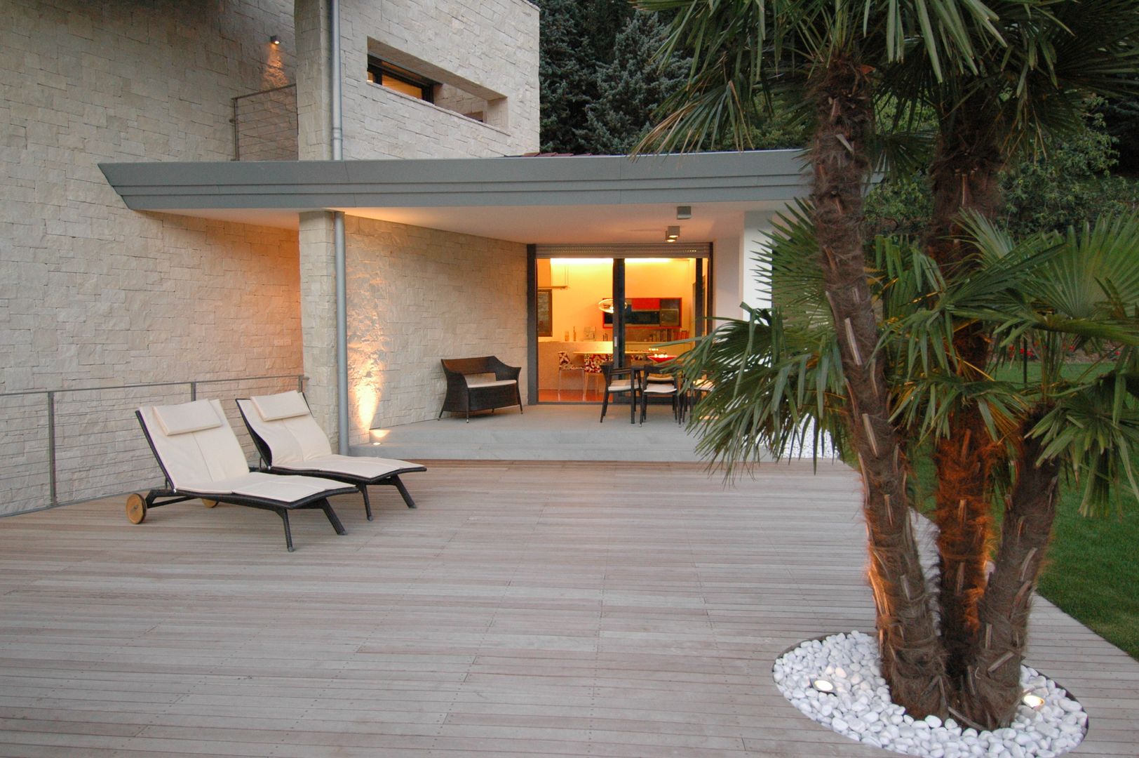 Villa P, Studio Marastoni Studio Marastoni Balcones y terrazas de estilo moderno