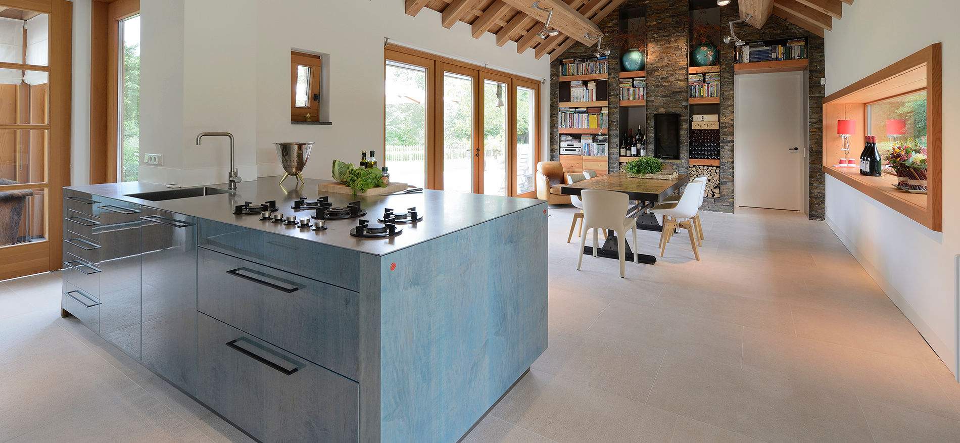 Signature keuken ontwerp met 3 Michelinsterren voor landhuis regio Utrecht, EMYKO | Residential Interior Design EMYKO | Residential Interior Design مطبخ