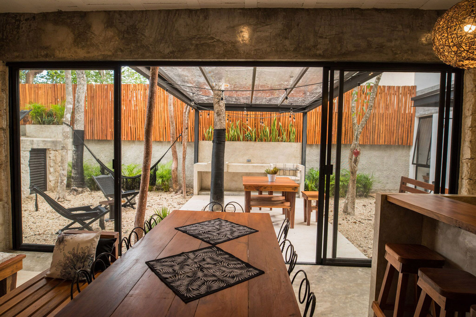 Villa Cherie, CO-TA ARQUITECTURA CO-TA ARQUITECTURA Vườn phong cách mộc mạc