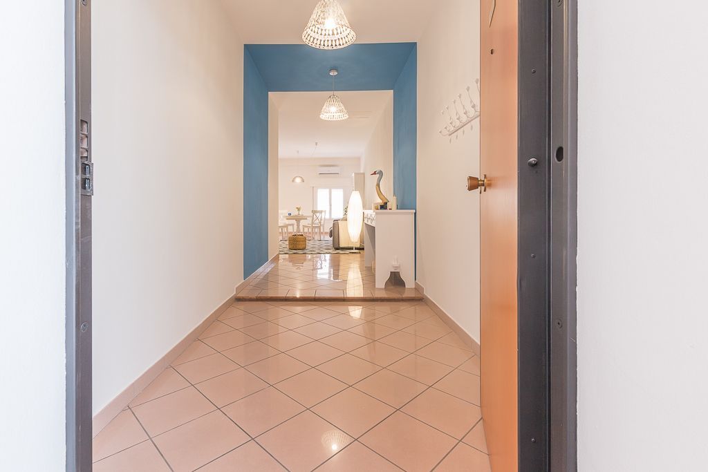 Appartamento Cigno Anna Leone Architetto Home Stager Ingresso, Corridoio & Scale in stile minimalista home staging
