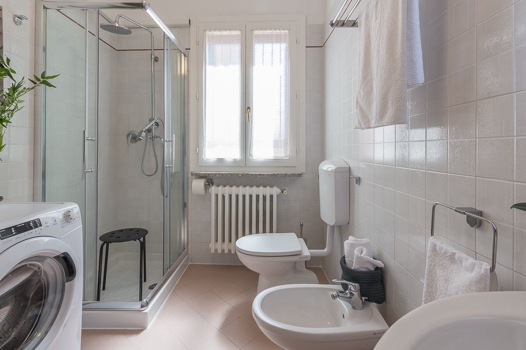 Appartamento Cigno, Home Staging per l'affitto, Anna Leone Architetto Home Stager Anna Leone Architetto Home Stager Minimalist bathroom