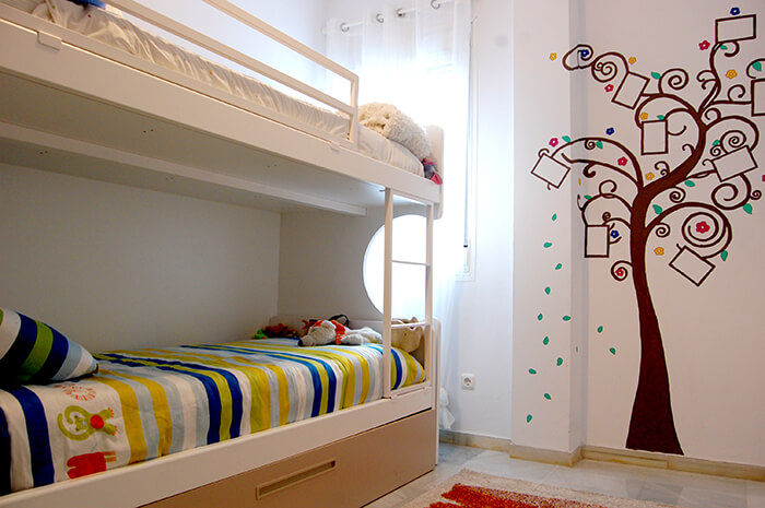 dormitorio después Las Casas de Iridella Habitaciones para niños de estilo moderno