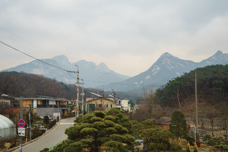 경함재 (景椷齋) : 풍경을 담은 집, 위즈스케일디자인 위즈스케일디자인 Condominios Madera Acabado en madera