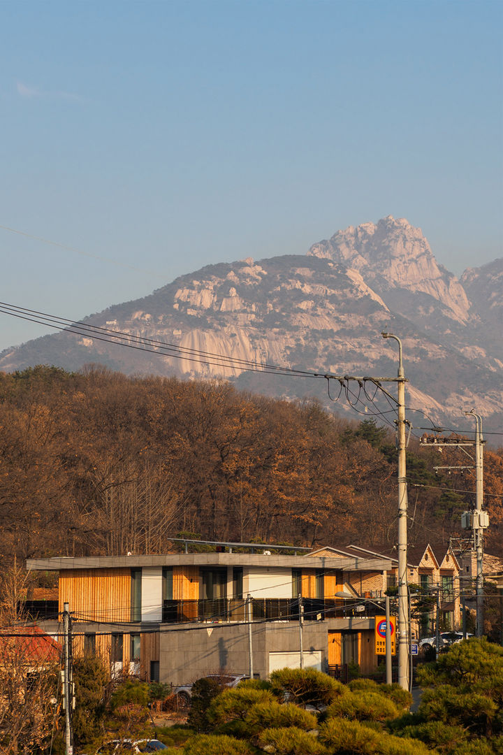 경함재 (景椷齋) : 풍경을 담은 집, 위즈스케일디자인 위즈스케일디자인 Condominios Madera Acabado en madera