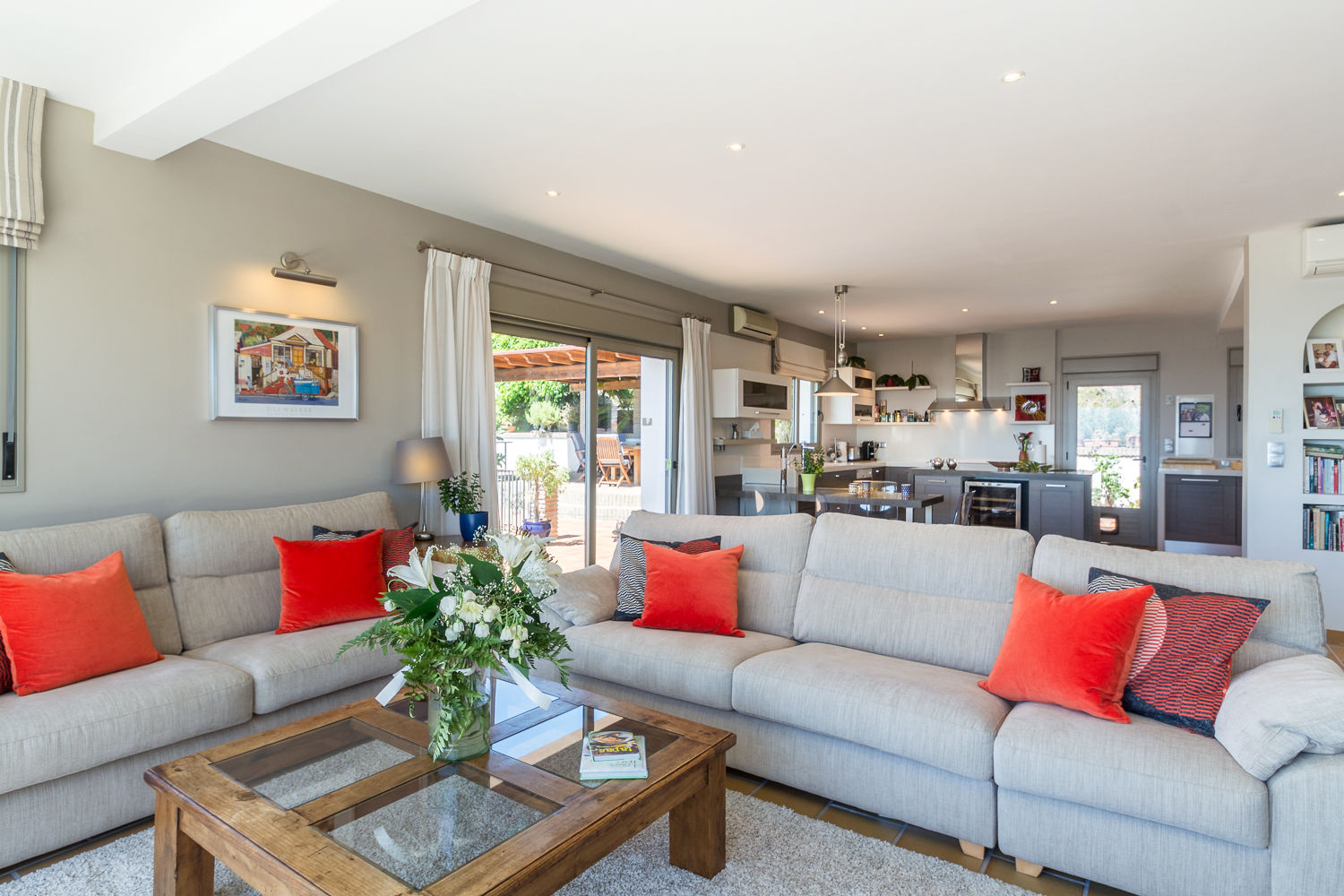 Home Staging y Fotografía en Villa de alquiler vacacional Los Almendros, Home & Haus | Home Staging & Fotografía Home & Haus | Home Staging & Fotografía 地中海デザインの リビング