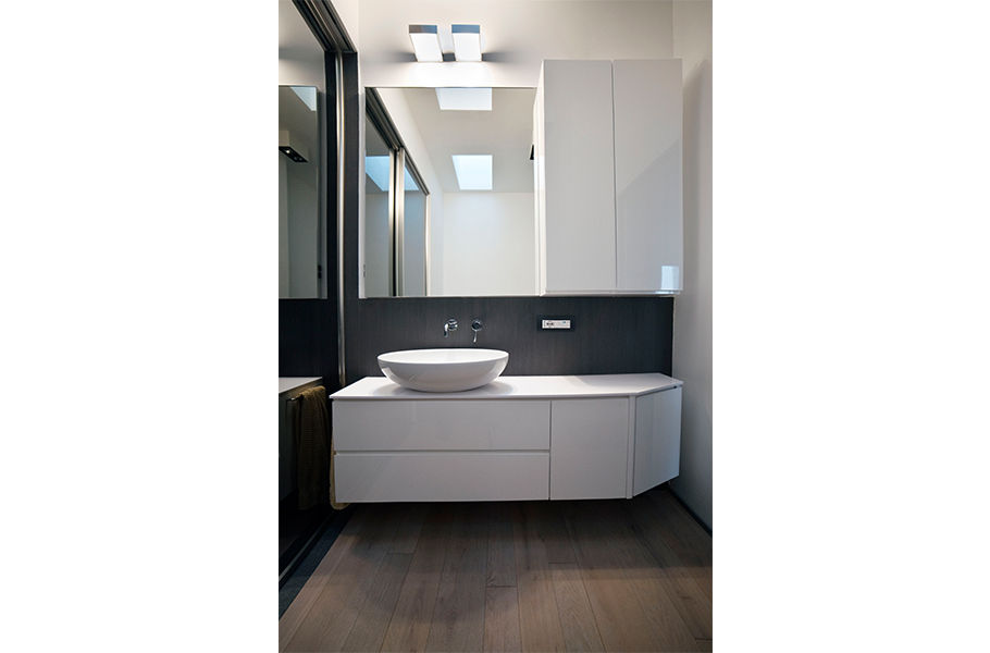 Appartamento Largo V Alpini Milano, Gianluca Bugeia | Architetto e Designer di Interni Gianluca Bugeia | Architetto e Designer di Interni Modern bathroom Tiles