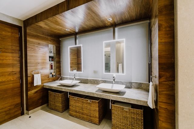 RT House, Living Innovations Design Unlimited, Inc. Living Innovations Design Unlimited, Inc. Modern Banyo