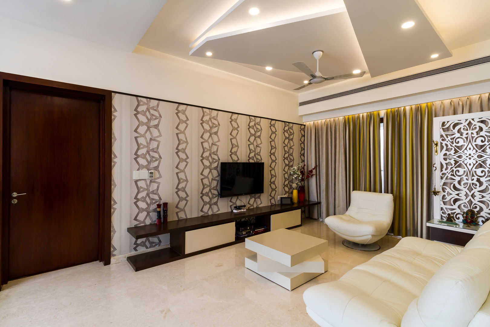 Family area homify Modern style media rooms