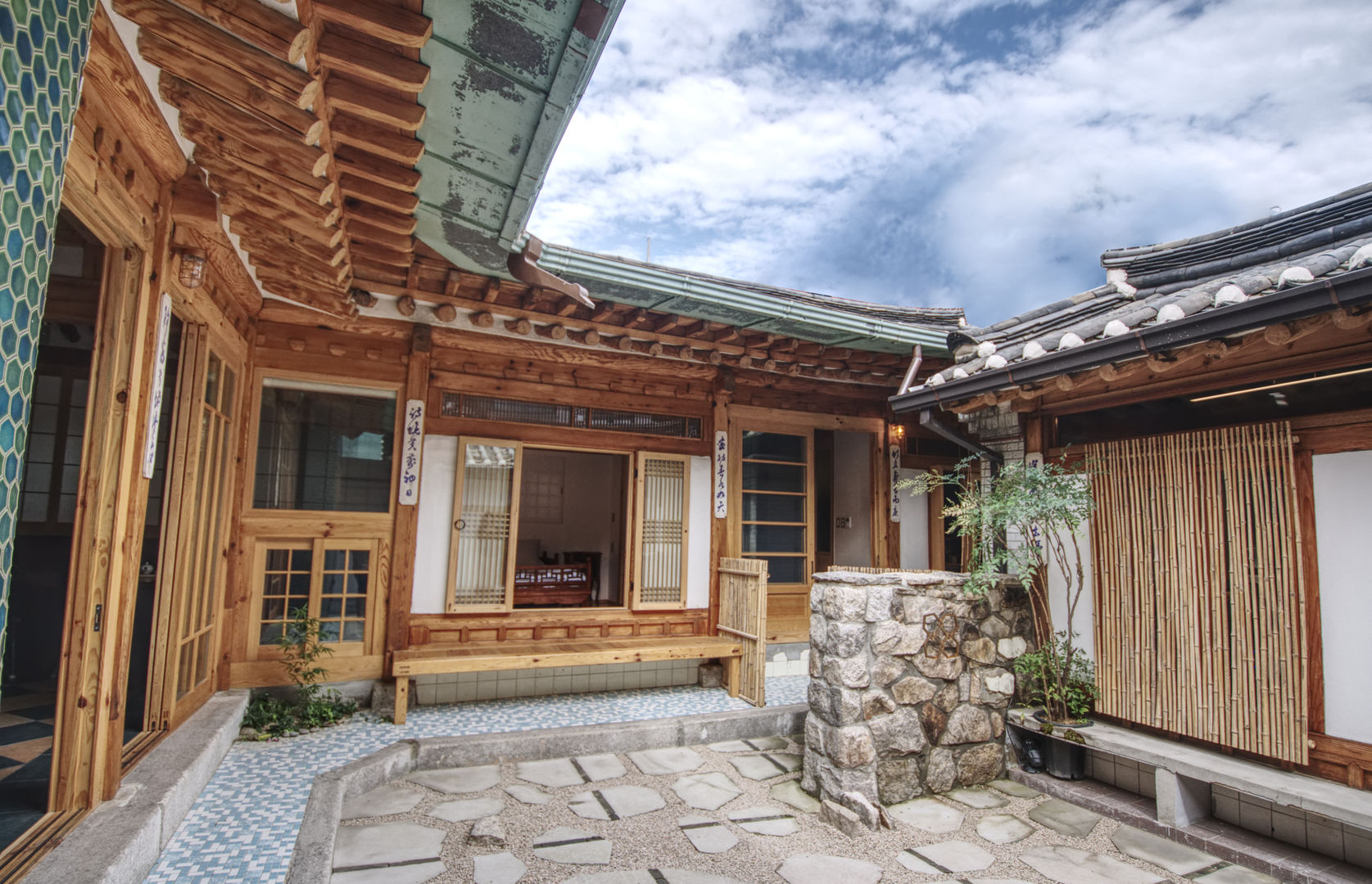 'Hyehwa1938' - korean modern traditional house, 참우리건축 참우리건축 Asian style garden