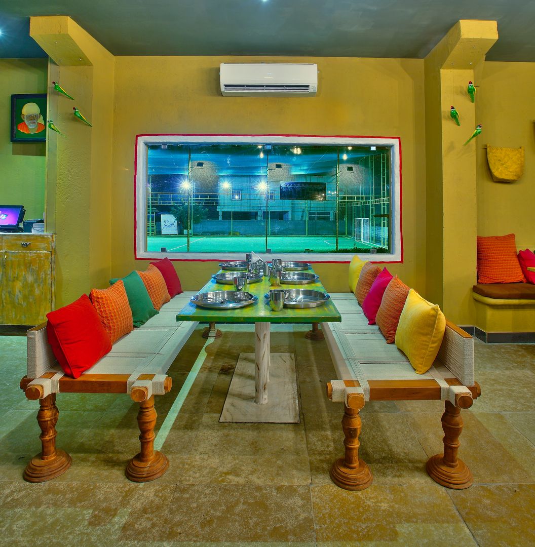 Restaurant, Hitec City, Saloni Narayankar Interiors Saloni Narayankar Interiors Espacios comerciales Bares y Clubs