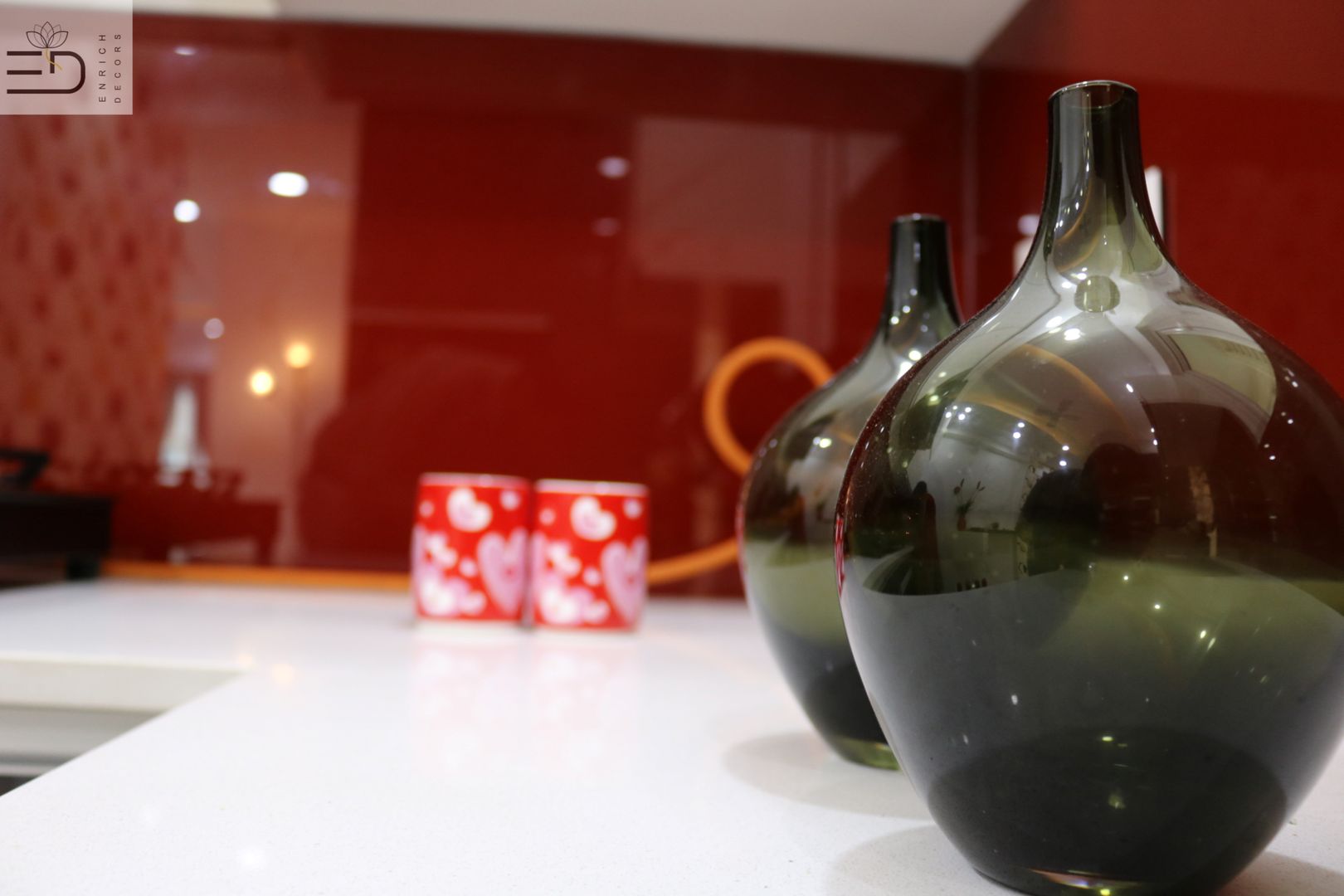 Backsplash Toughned Glass Enrich Interiors & Decors Modern Kitchen Black