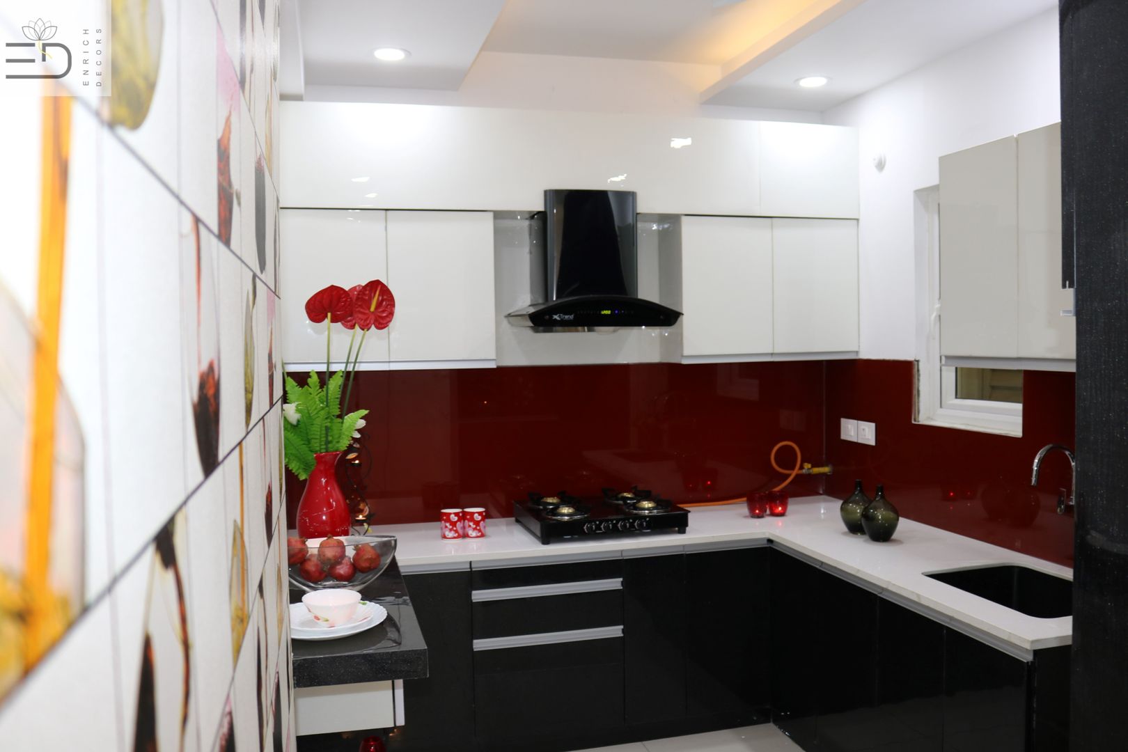 3BHK Aparna Sarovar Grande C Block 2050 sqft Turn Key project, Enrich Interiors & Decors Enrich Interiors & Decors Armários de cozinha
