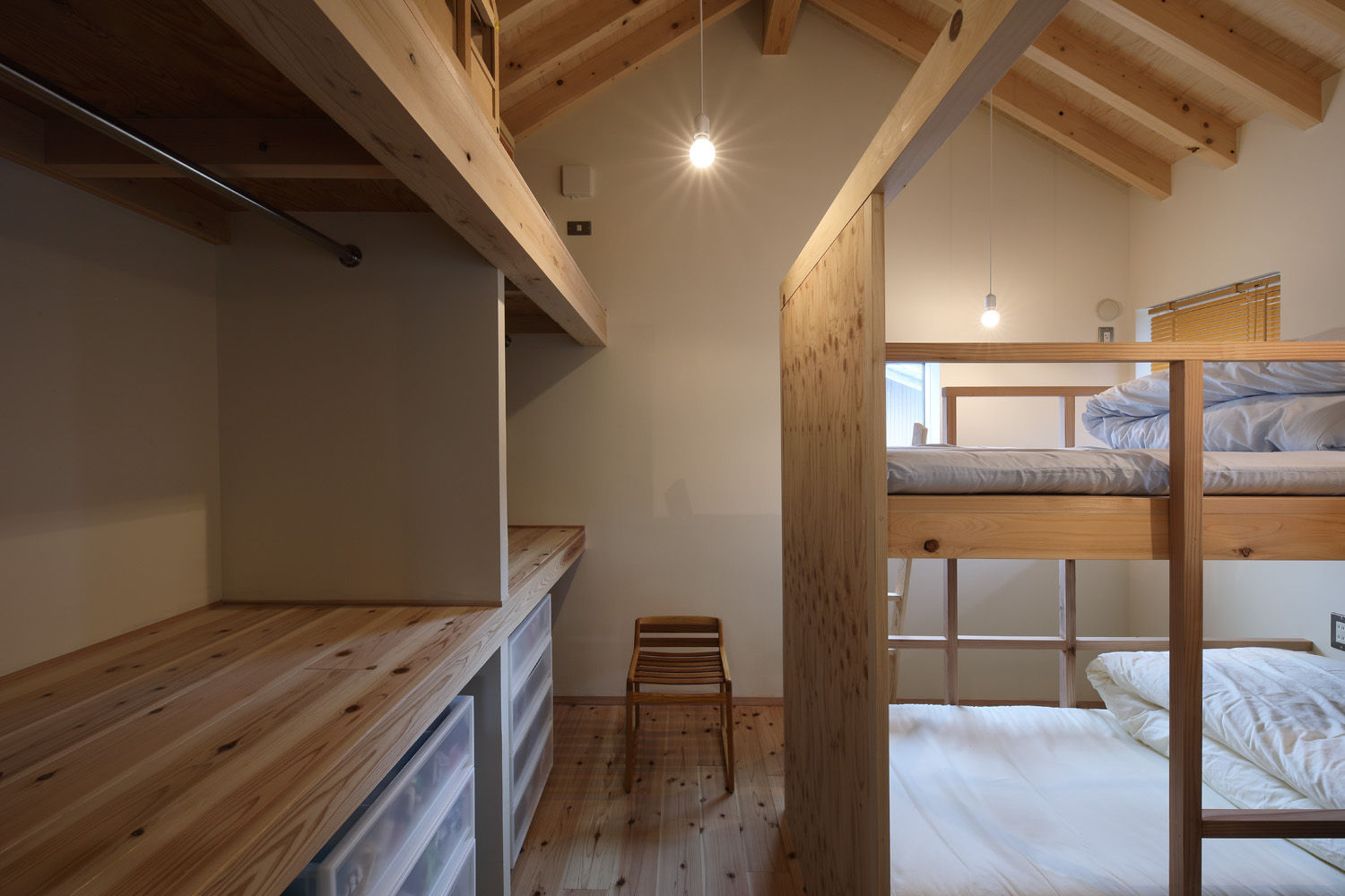 子供部屋 芦田成人建築設計事務所 北欧デザインの 子供部屋 木 子供部屋,寝台車