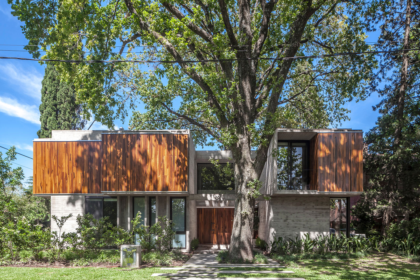 Casa Aranzazu, Besonías Almeida arquitectos Besonías Almeida arquitectos Single family home Concrete