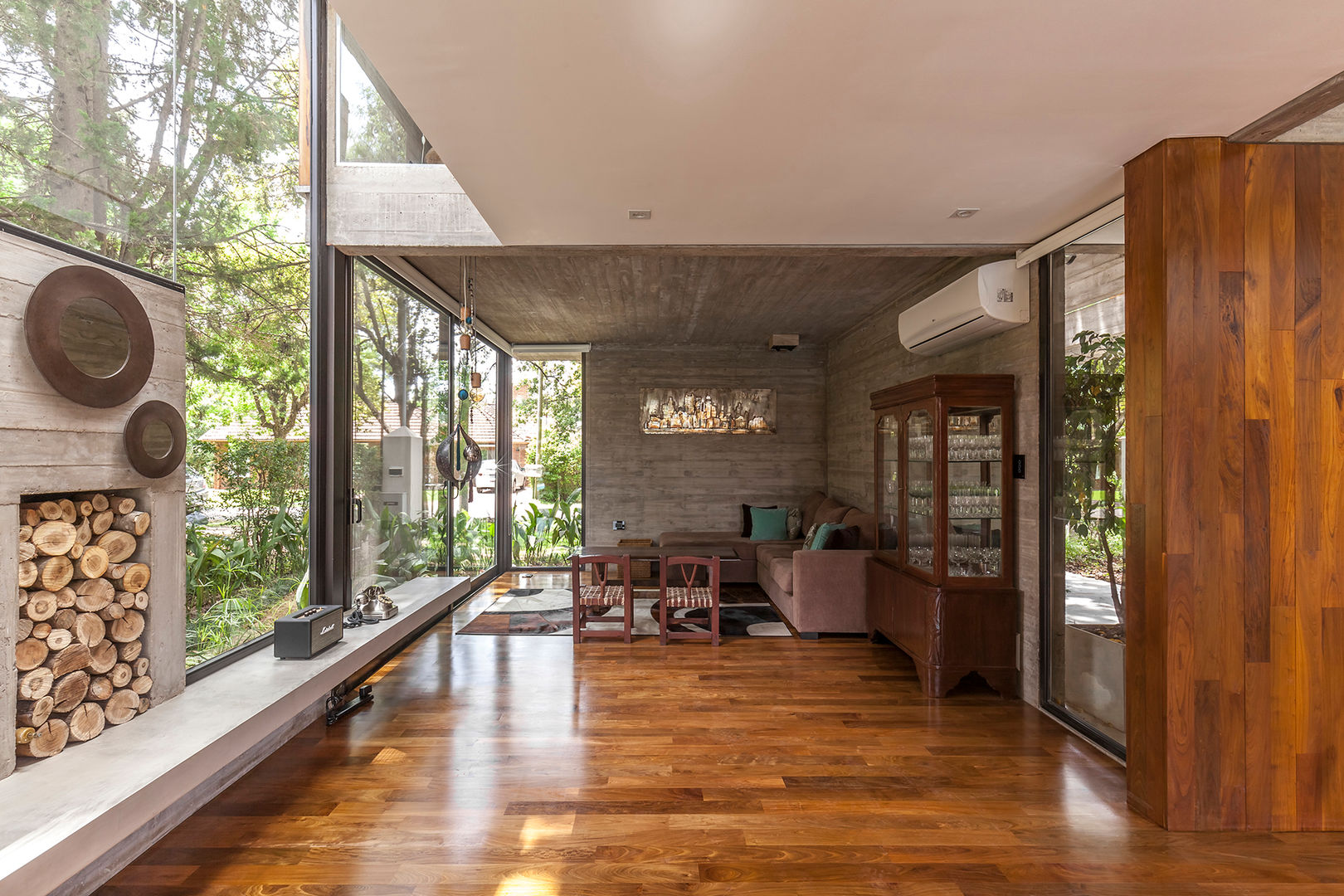 Casa Aranzazu, Besonías Almeida arquitectos Besonías Almeida arquitectos Salas de estilo moderno Concreto