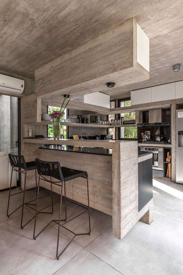 Casa Aranzazu, Besonías Almeida arquitectos Besonías Almeida arquitectos Kitchen Concrete