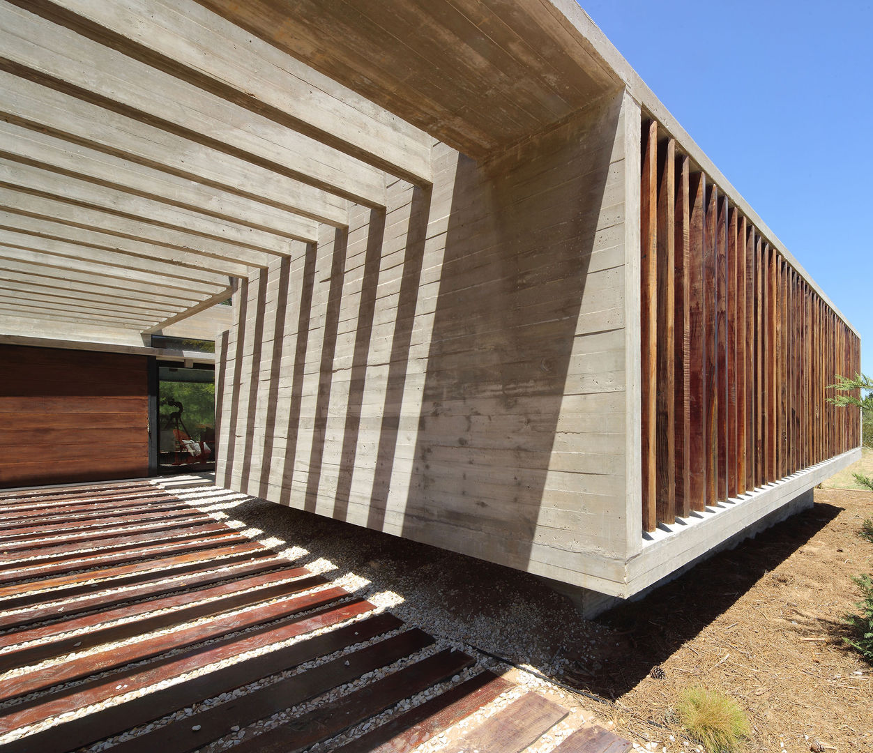 Casa S & S, Besonías Almeida arquitectos Besonías Almeida arquitectos Minimalist corridor, hallway & stairs Concrete