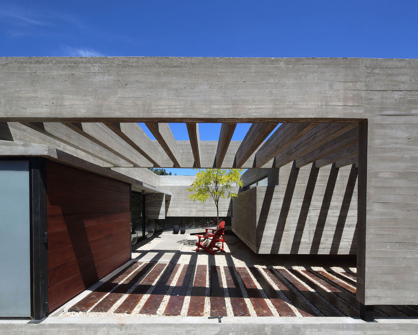 Casa S & S, Besonías Almeida arquitectos Besonías Almeida arquitectos Minimalist house Concrete