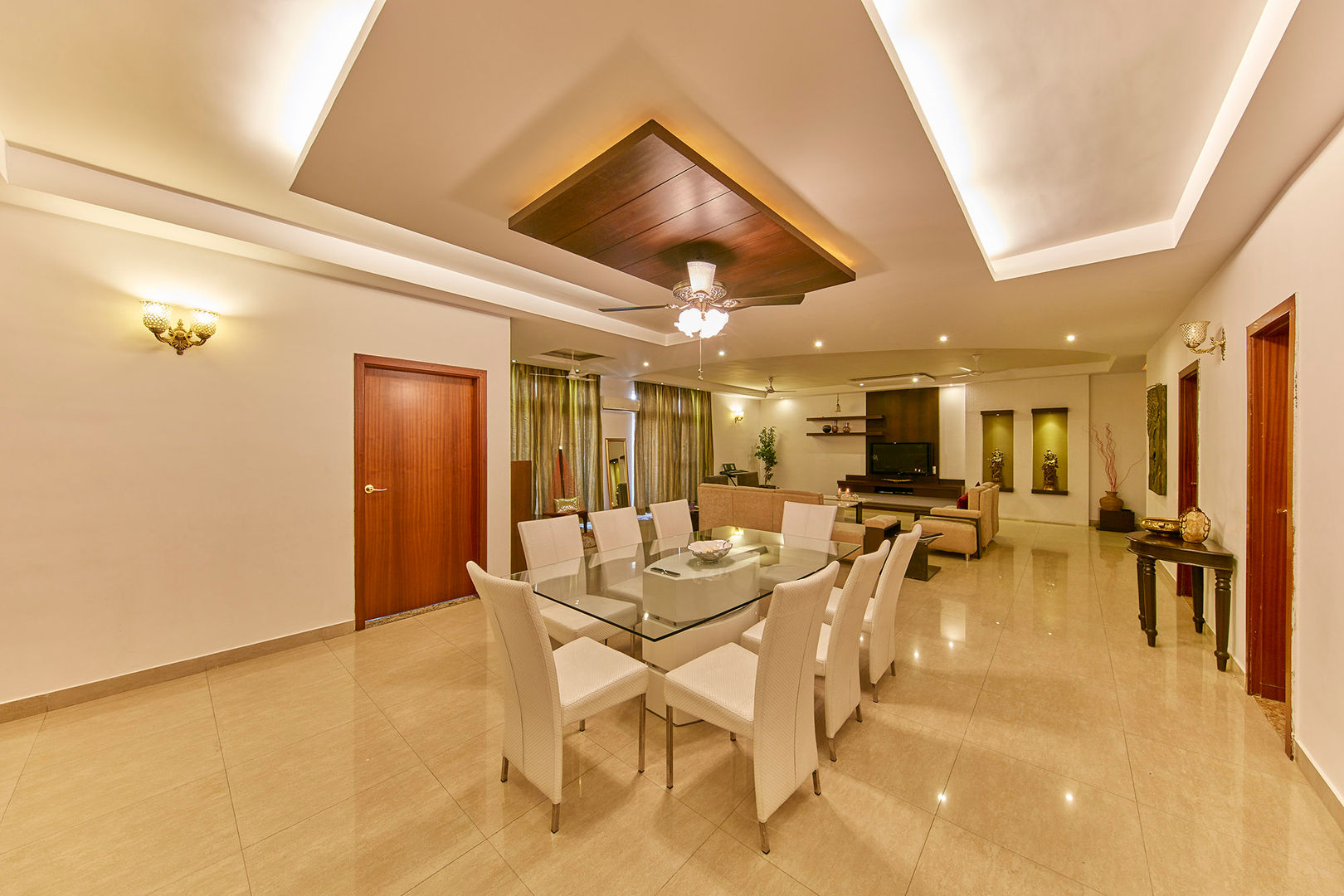 Dining area homify Modern dining room