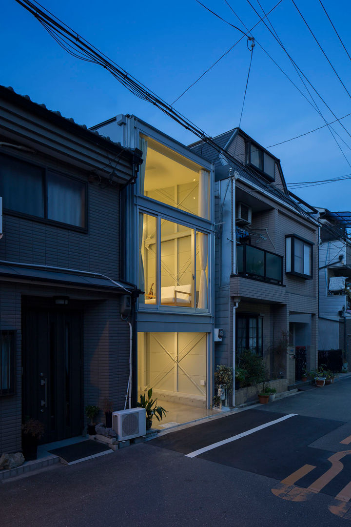 Kakko House, YYAA 山本嘉寛建築設計事務所 YYAA 山本嘉寛建築設計事務所 Small houses Iron/Steel