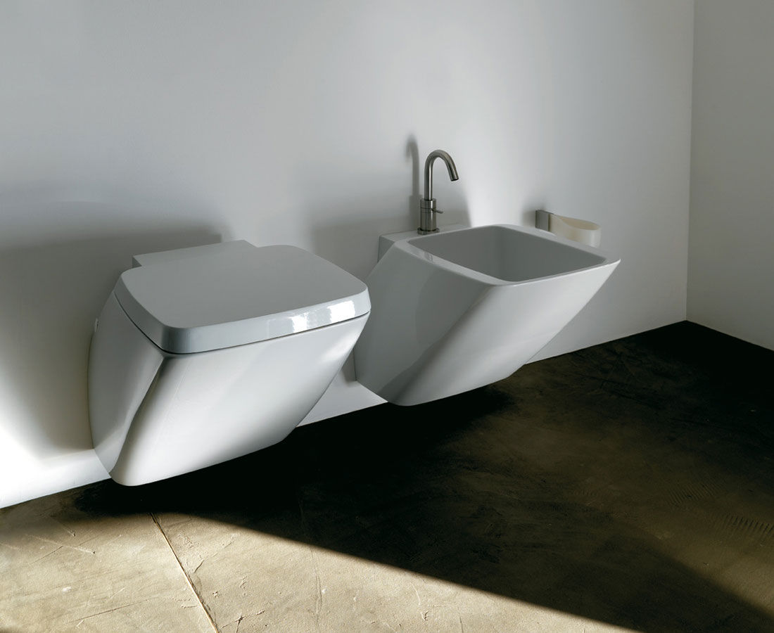 Louças Sanitárias Suspensas, Smile Bath S.A. Smile Bath S.A. モダンスタイルの お風呂 セラミック